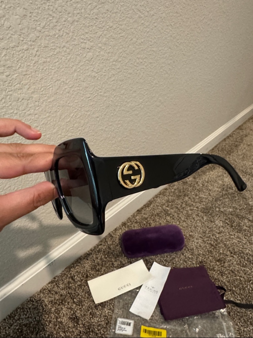 Authentic Gucci Black Oversized Square Sunglasses GG - Picture 6 of 7